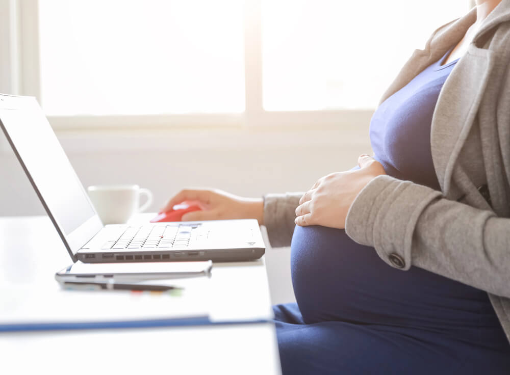 Grossesse et rupture de contrat